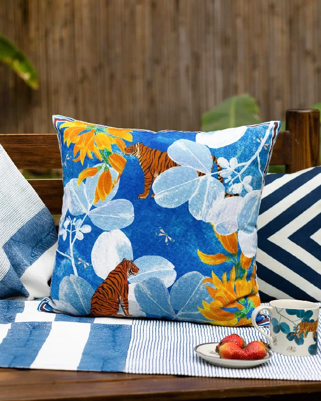 Taalaab Cushion Cover Bold Men's Statement