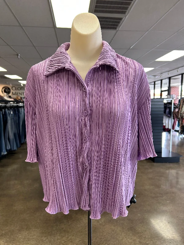 Top Short Sleeve By Clothes Mentor In Purple, Size: L Vacation