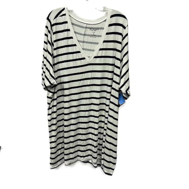 Top Short Sleeve By Torrid In Black & White, Size: 5 Relaxed Men's Beach