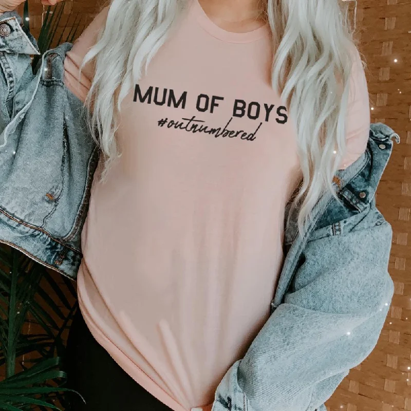 Mum of Boys Hashtag Outnumbered T-Shirt (MRK X) Sharp Men's Italian