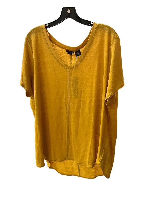 Top Short Sleeve Designer By Tahari In Mustard, Size: 1x British Gentleman Style