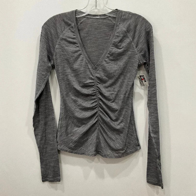 Athletic Top Long Sleeve Crewneck By Lululemon In Grey, Size: 4 Refined Men's European