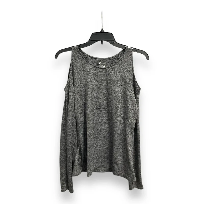 Athletic Top Long Sleeve Crewneck By Old Navy In Grey, Size: M Unique Men's Upcycled