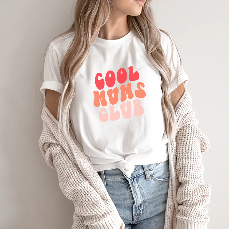 In The Groove - Cool Mums Club T-Shirt Sleek Men's Contemporary 