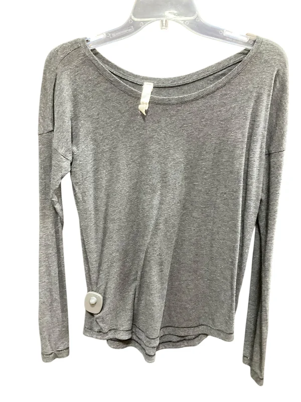Athletic Top Long Sleeve Crewneck By Under Armour In Grey, Size: Xs Vintage Men's 1970S Disco