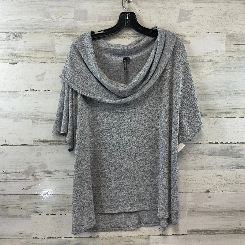 Top Short Sleeve By OLIVIA PAIGE In Grey, Size: 3x British Gentleman Style