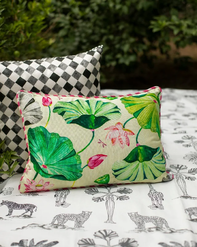 Kamal Cushion Cover Refined Men's Hand