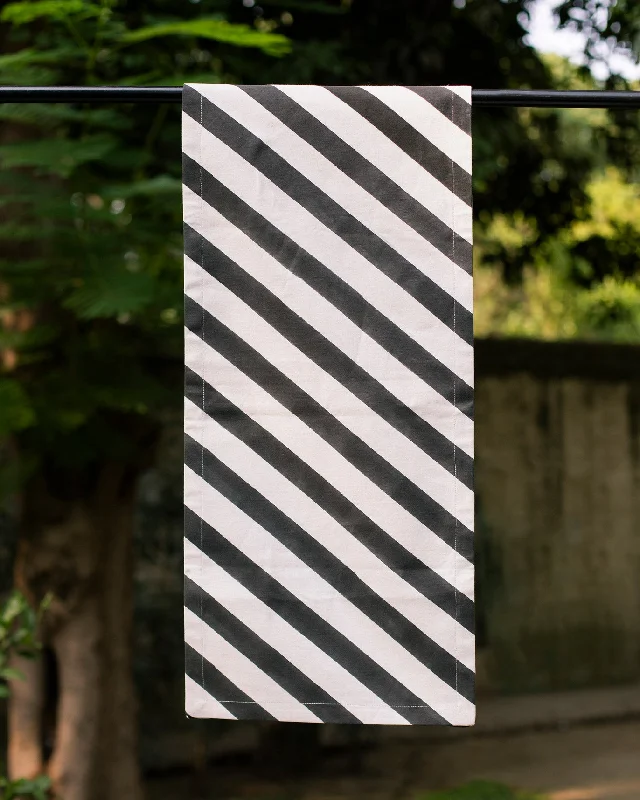 Periyar Stripe Runner Sporty Men's Tennis