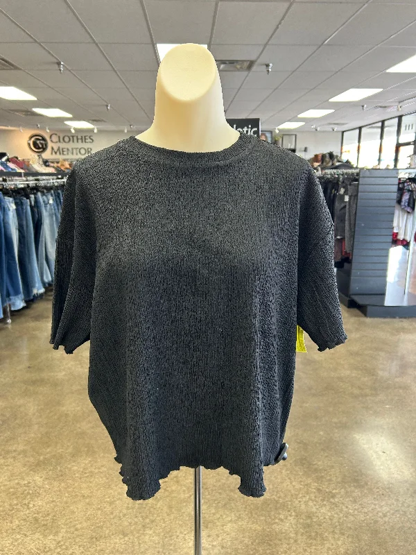 Top Short Sleeve By Mng In Black, Size: S Masculine Men's Thick