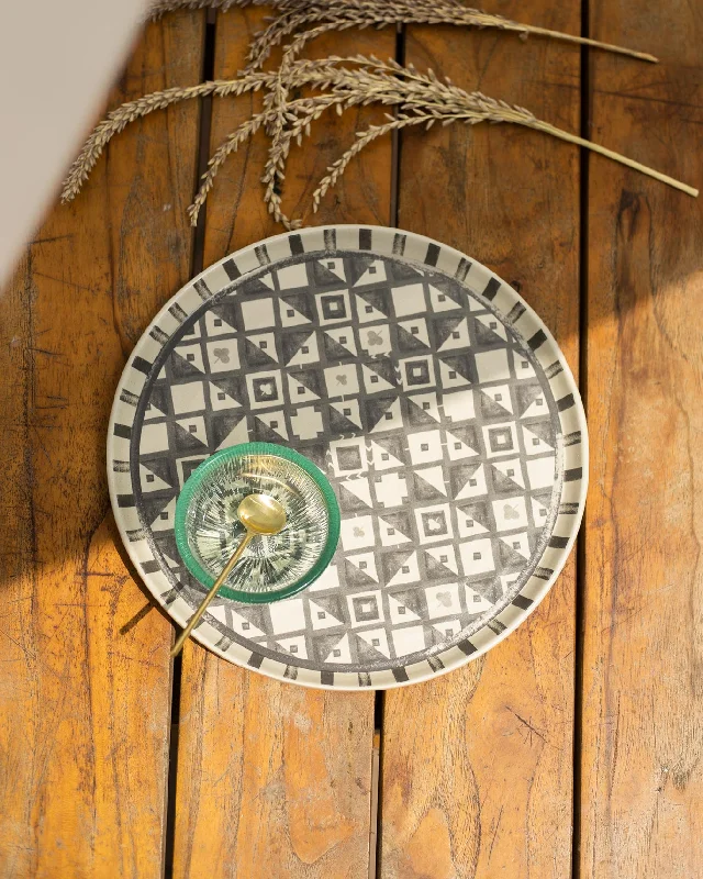 Godavari Chip & Dip Platter Cclassic Men's Tweed