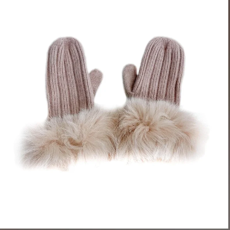 Cashmere Latte Mittens Vacation
