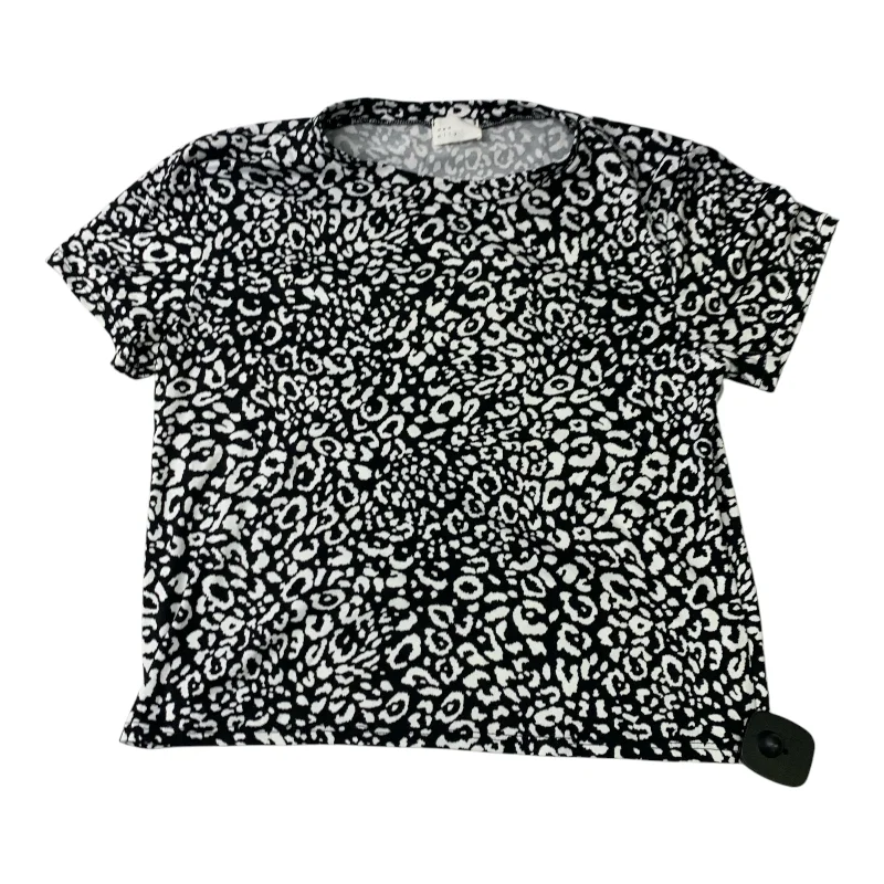 Top Short Sleeve By Dee Elly In Black & White, Size: Xs Youthful Men's Pop