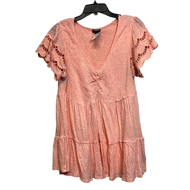 Top Short Sleeve By Torrid In Coral, Size: 1x Bold Men's Statement