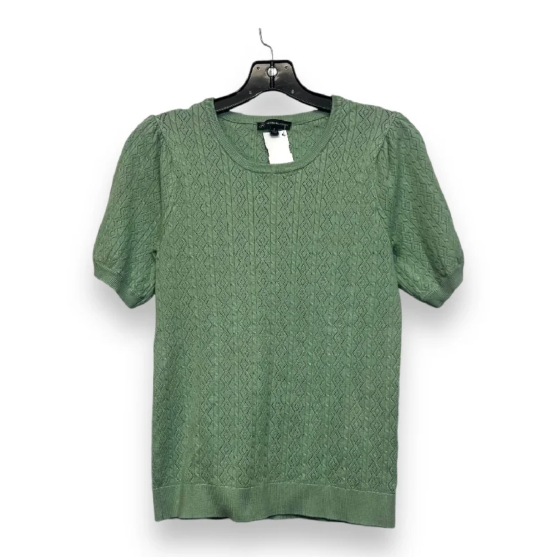 Top Short Sleeve By Adrianna Papell In Sage, Size: M Masculine Men's 