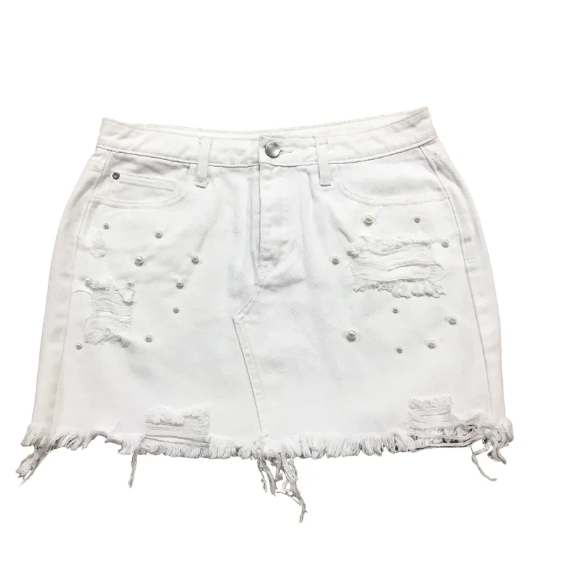 Shorts By Clothes Mentor In White, Size: M Laid