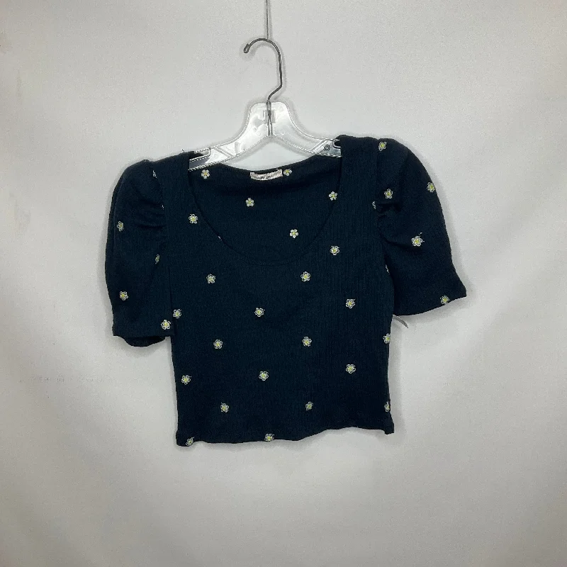 Navy Top Short Sleeve Francesca's, Size M Trendy Men's Scandinavian