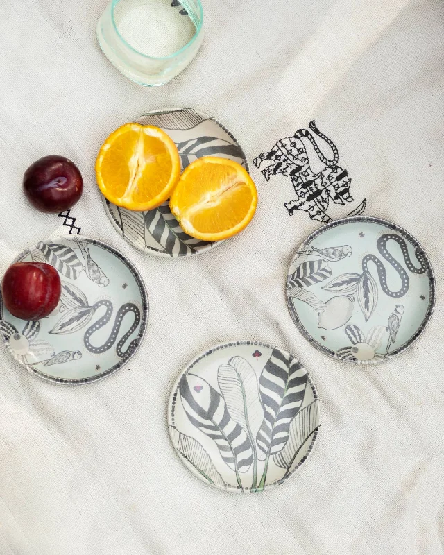 Godavari Tea Plates (Set of 4) Hip Men's Urban