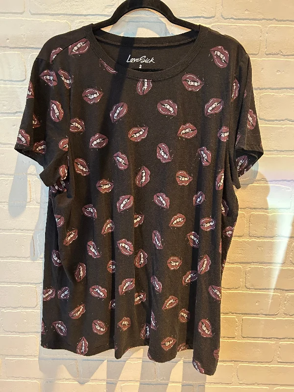 Top Short Sleeve Basic By Torrid In Black & Red, Size: 2x Hip Men's Retro