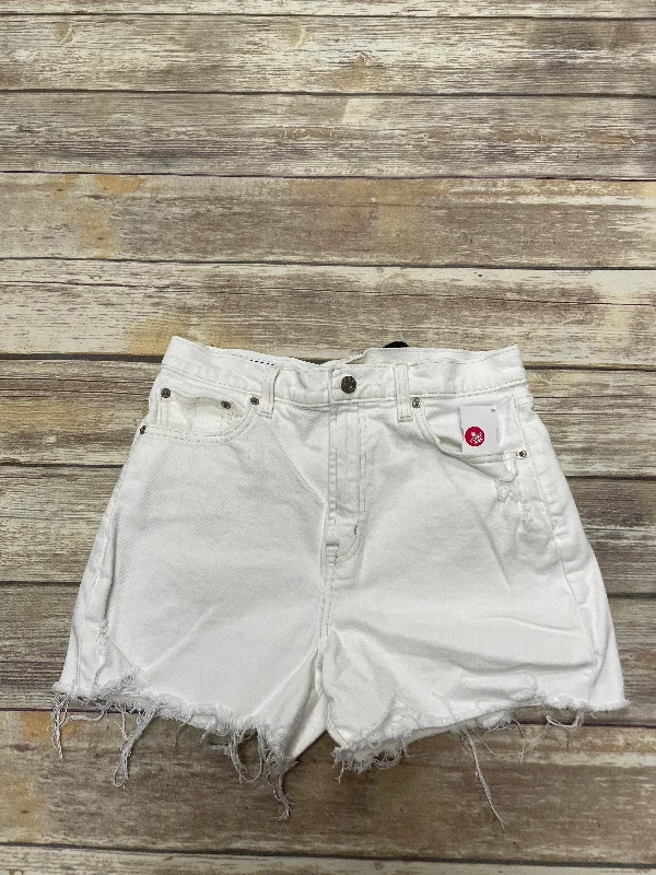 White Shorts Gap, Size 8 Lumberjack